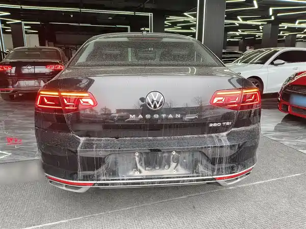 Volkswagen Magotan 2025