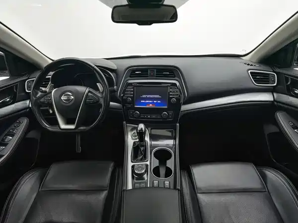 Nissan Sima 2018