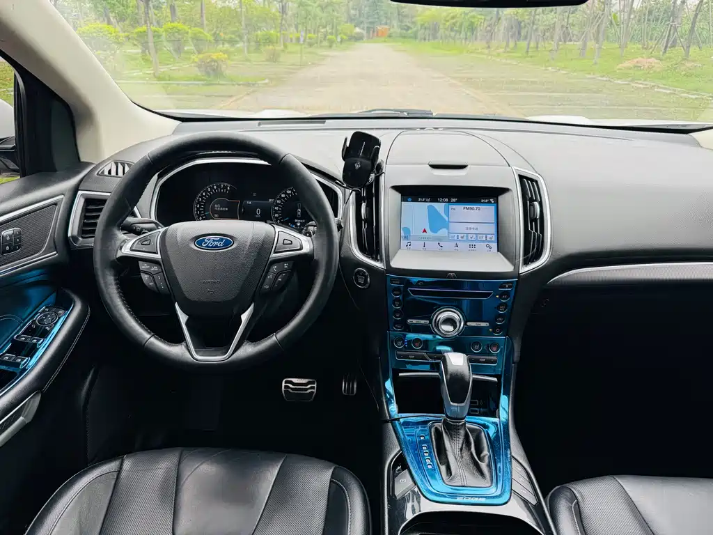 Ford Edge 2018 — фото 15