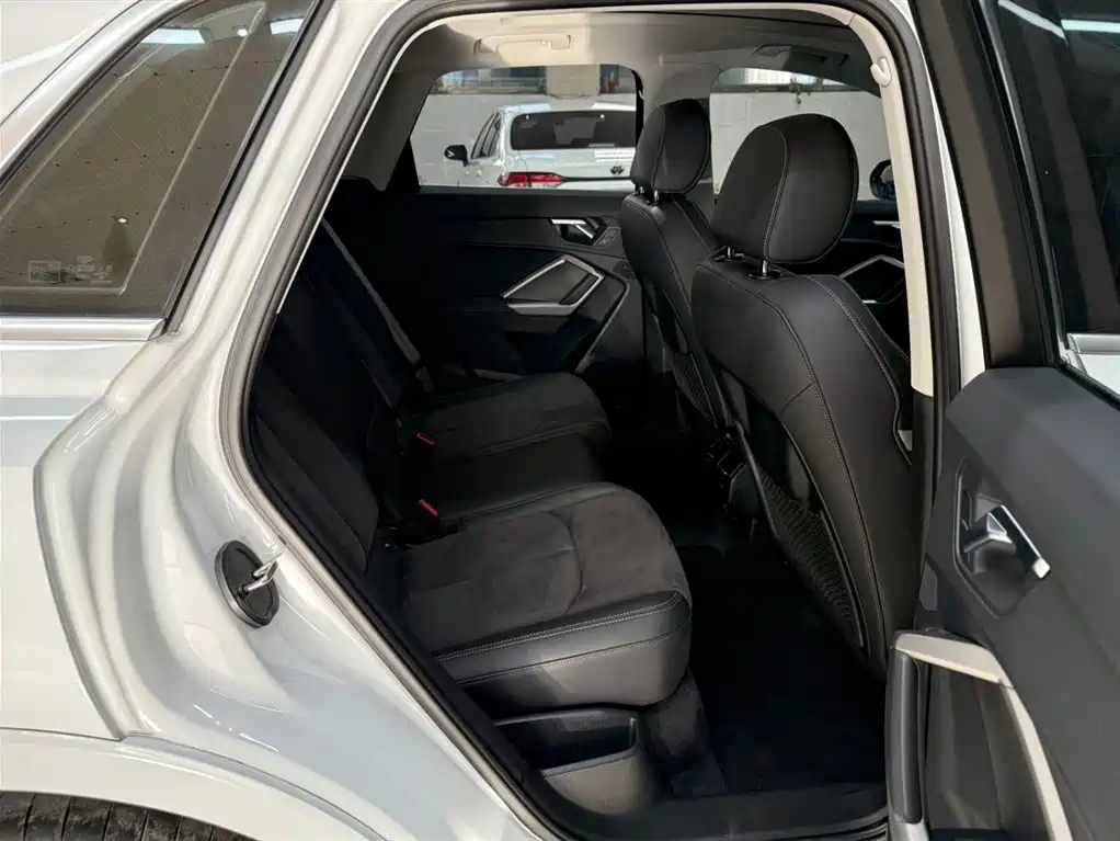 Audi Q3 2023 — фото 22