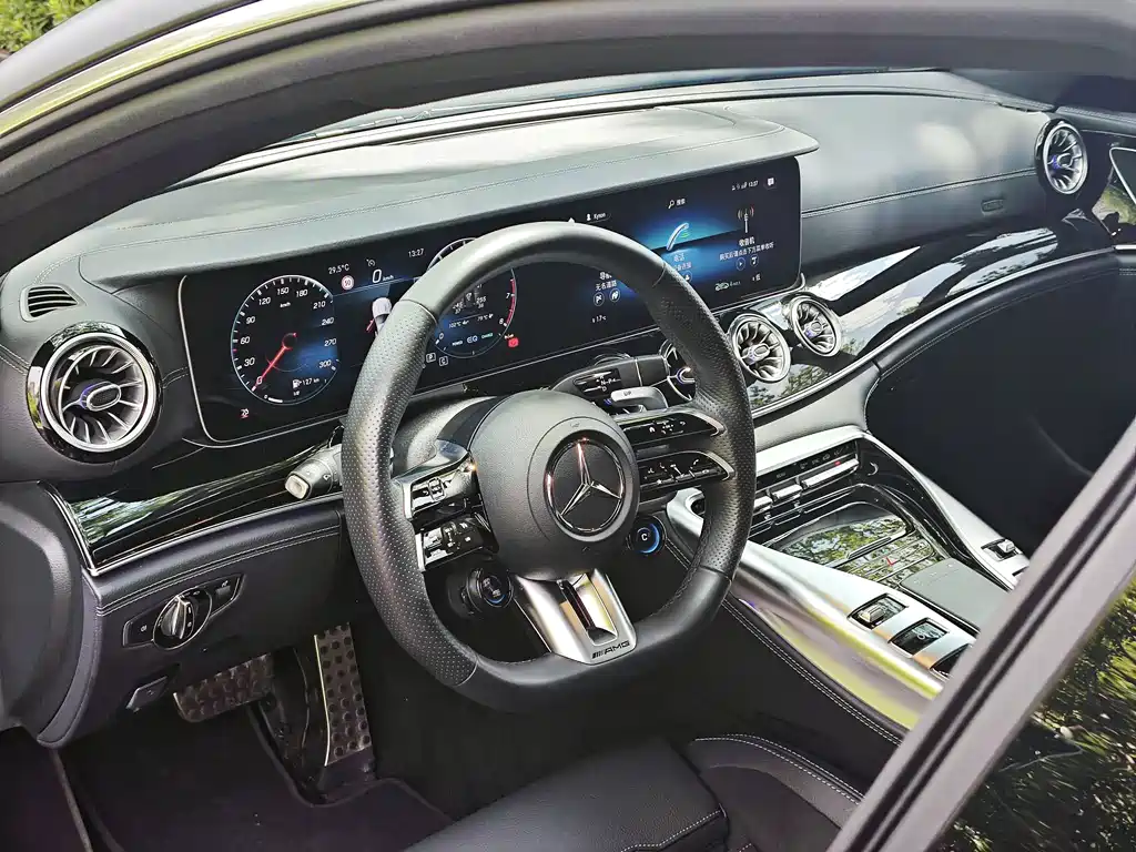 Mercedes-Benz AMG GT 2024 — фото 7