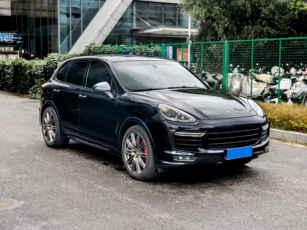 Porsche Cayenne 2017 — фото 3