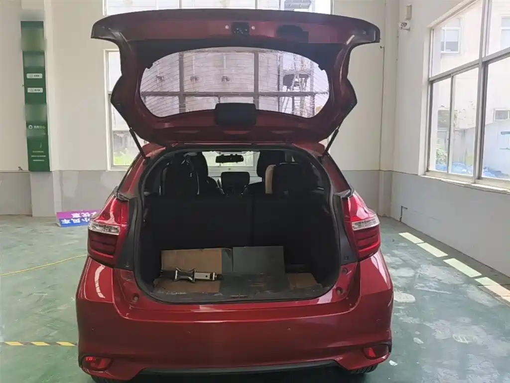Toyota Yaris L 2018 — фото 19
