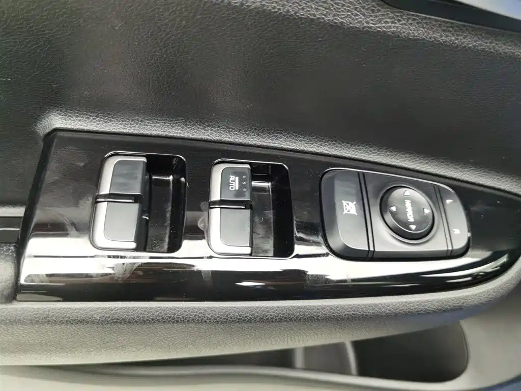 Kia KX Cross 2019 — фото 9