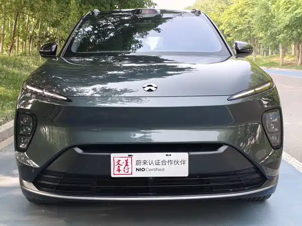 NIO ES8 2023
