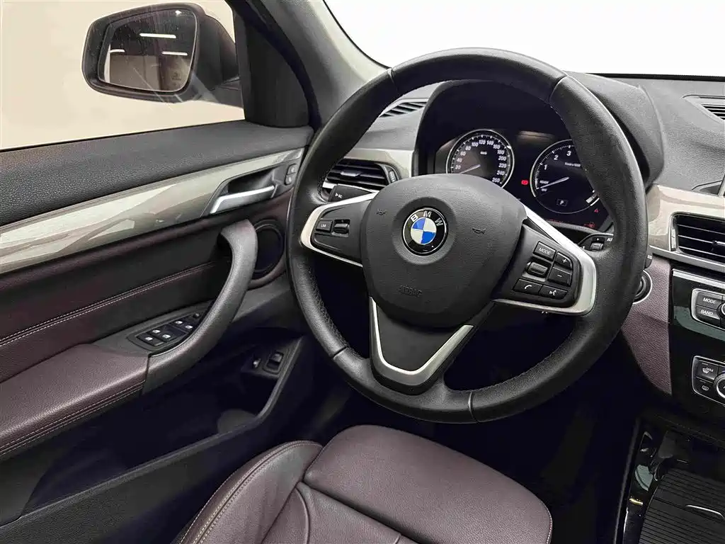 BMW X1 New Energy 2019 — фото 10