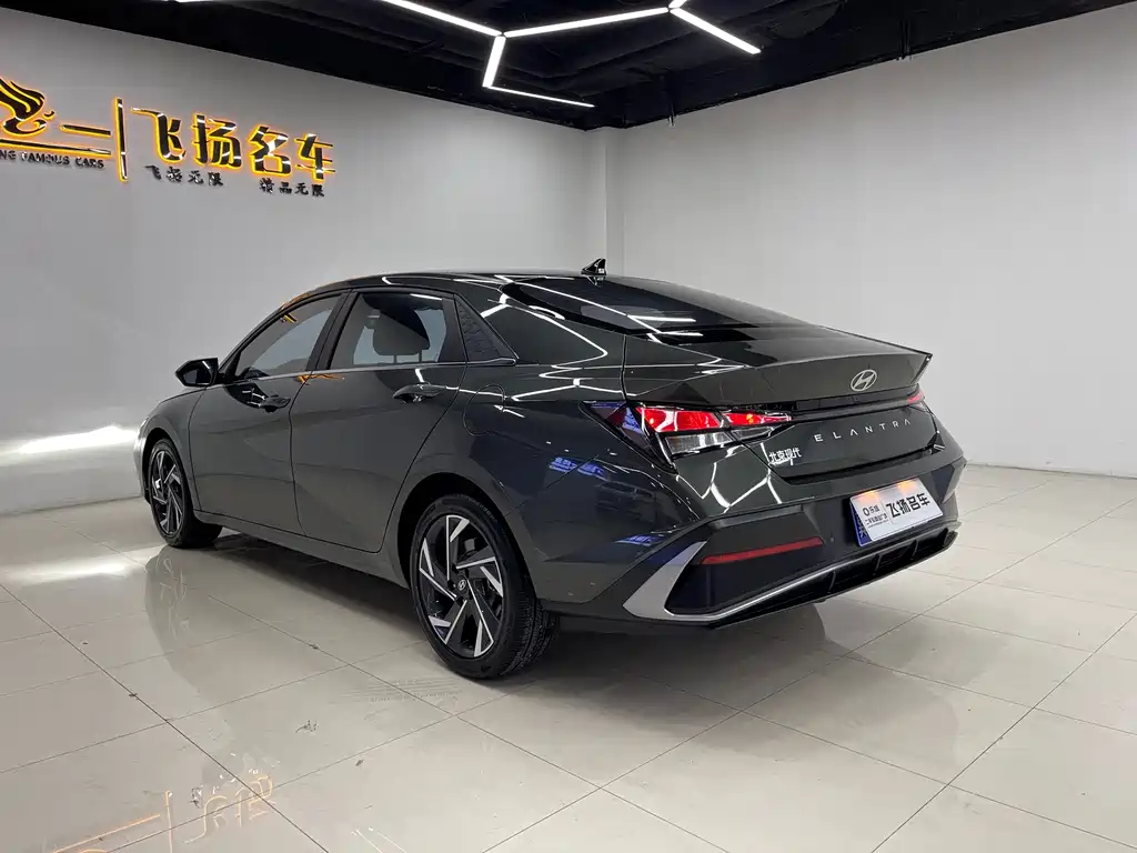 Hyundai Elantra 2025 — фото 16