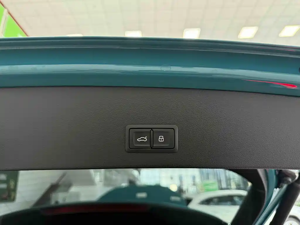 Audi Q2L 2023 — фото 16