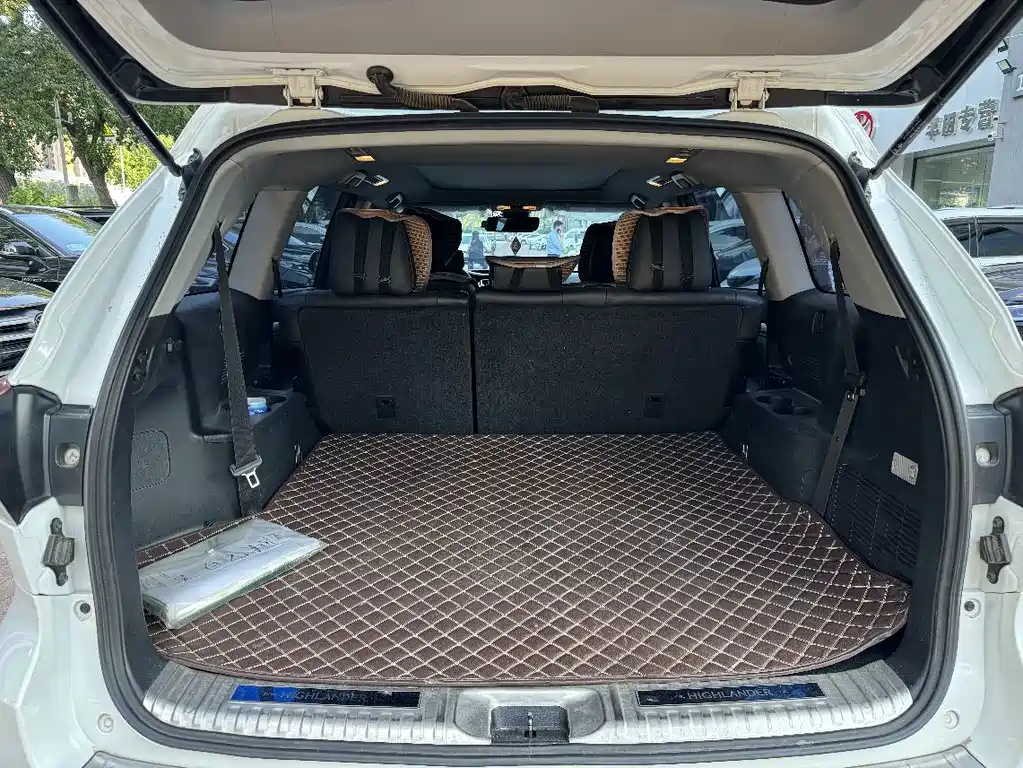 Toyota Highlander 2021 — фото 13