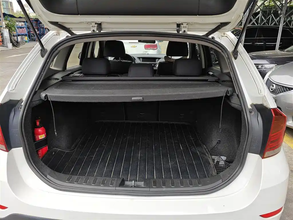 BMW X1 2014 — фото 19