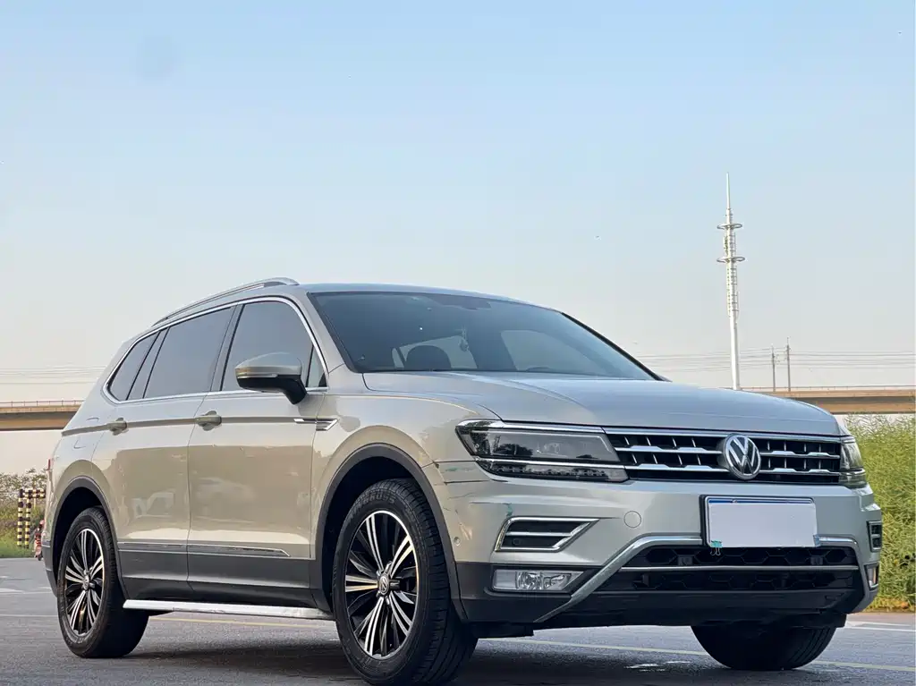 Volkswagen Tiguan L 2017 — фото 3