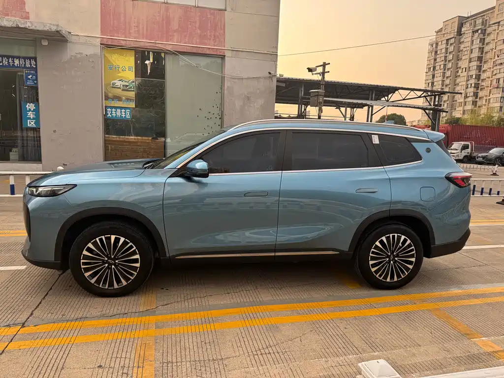 Chery Tiggo 8 PLUS C-DM 2025 — фото 3
