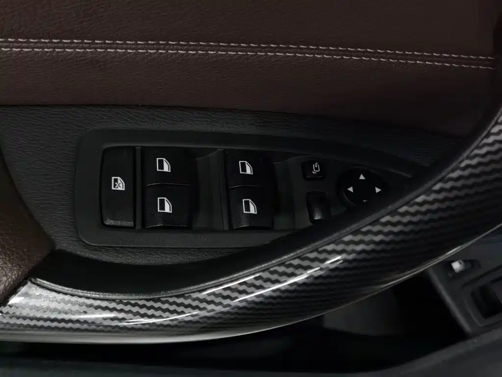 BMW X1 New Energy 2017 — фото 9