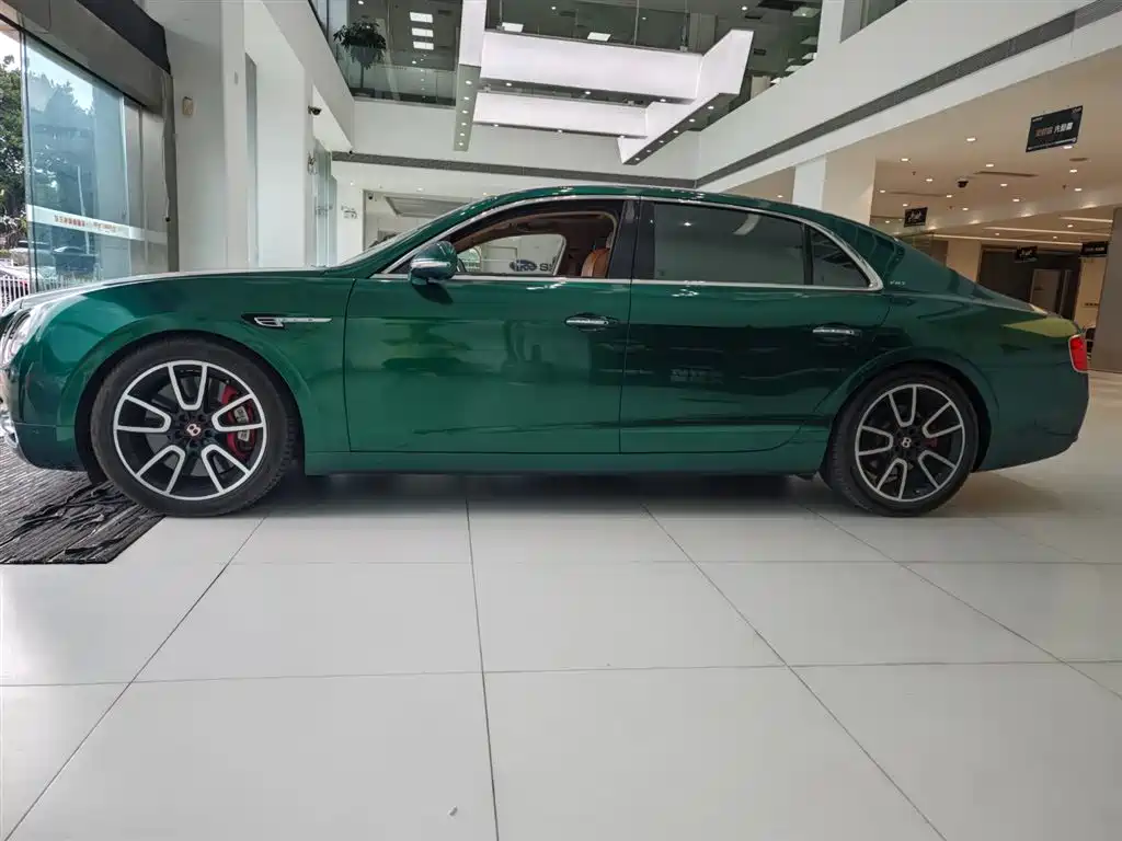 Bentley Flying Spur 2018 — фото 10