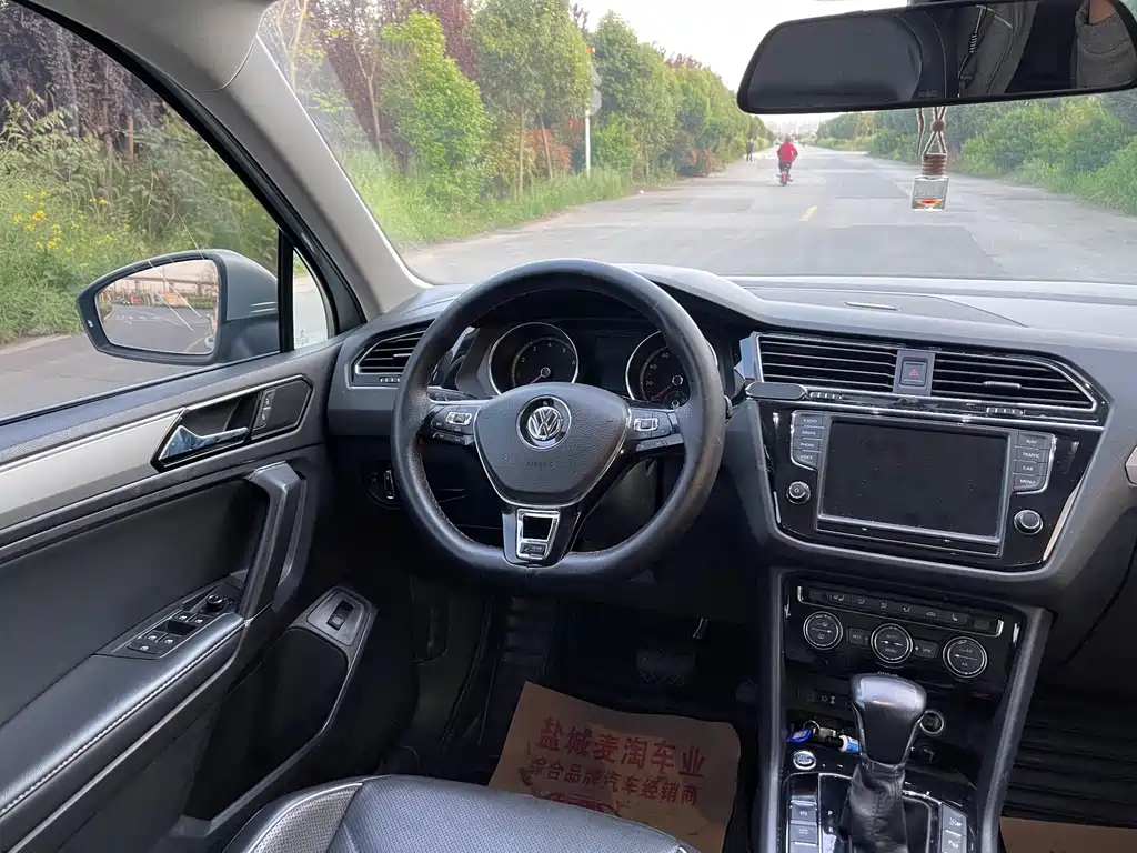 Volkswagen Tiguan L 2017 — фото 15