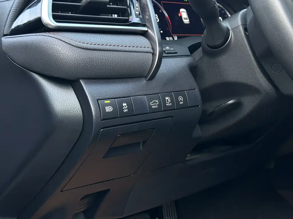 Toyota Camry 2023 — фото 19