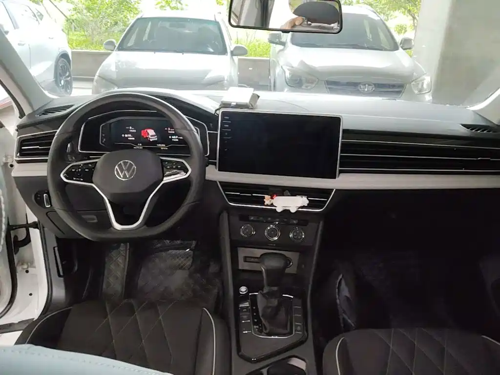Volkswagen Tiguan L 2023 — фото 10