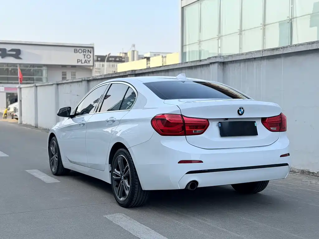 BMW 1 Series 2017 — фото 8