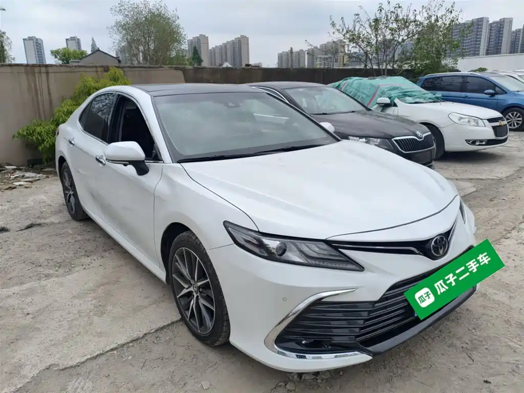 Toyota Camry 2022 — фото 4