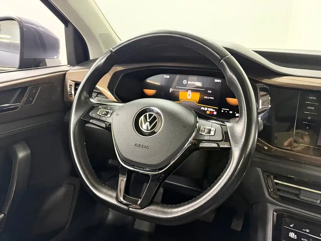 Volkswagen Tharu 2023 — фото 12