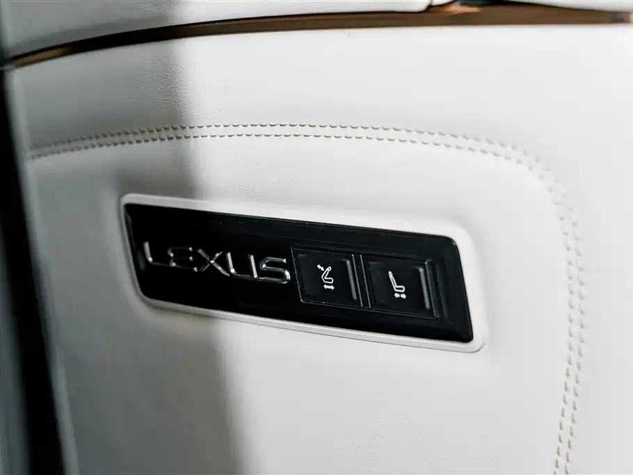 Lexus LM 2026 — фото 25