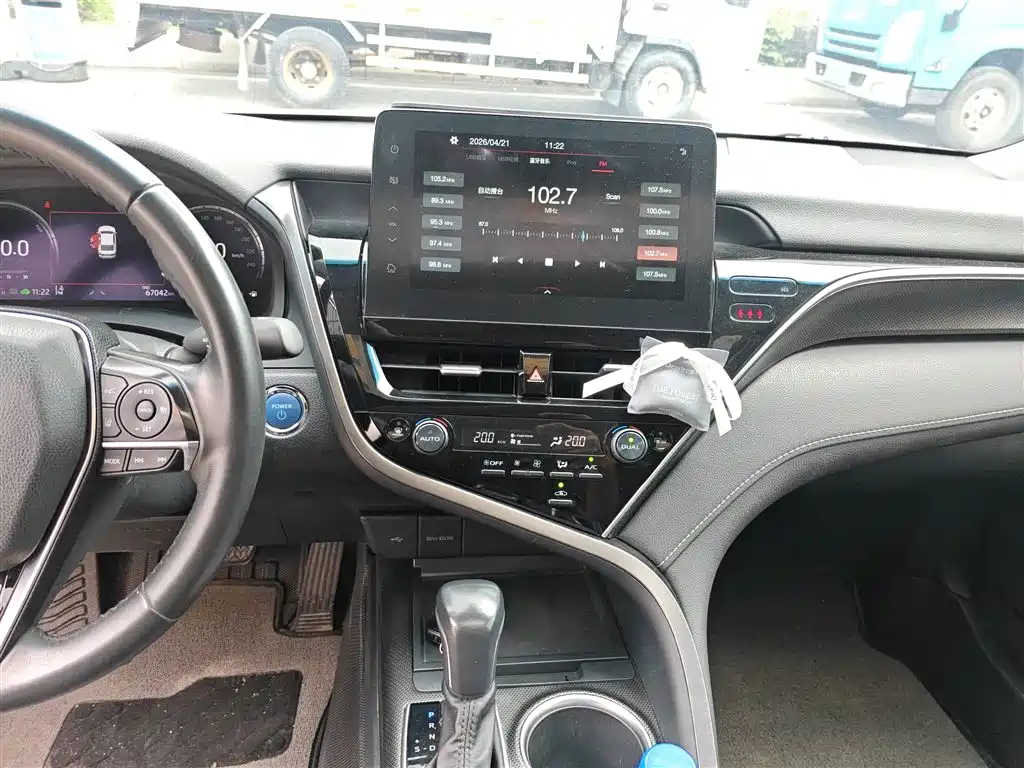 Toyota Camry 2022 — фото 13