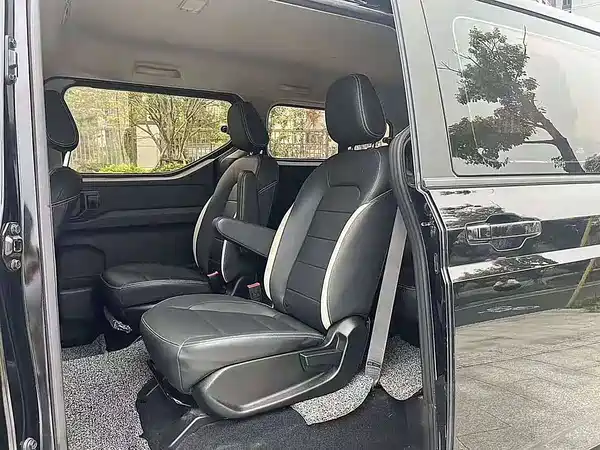 Wuling Journey 2022