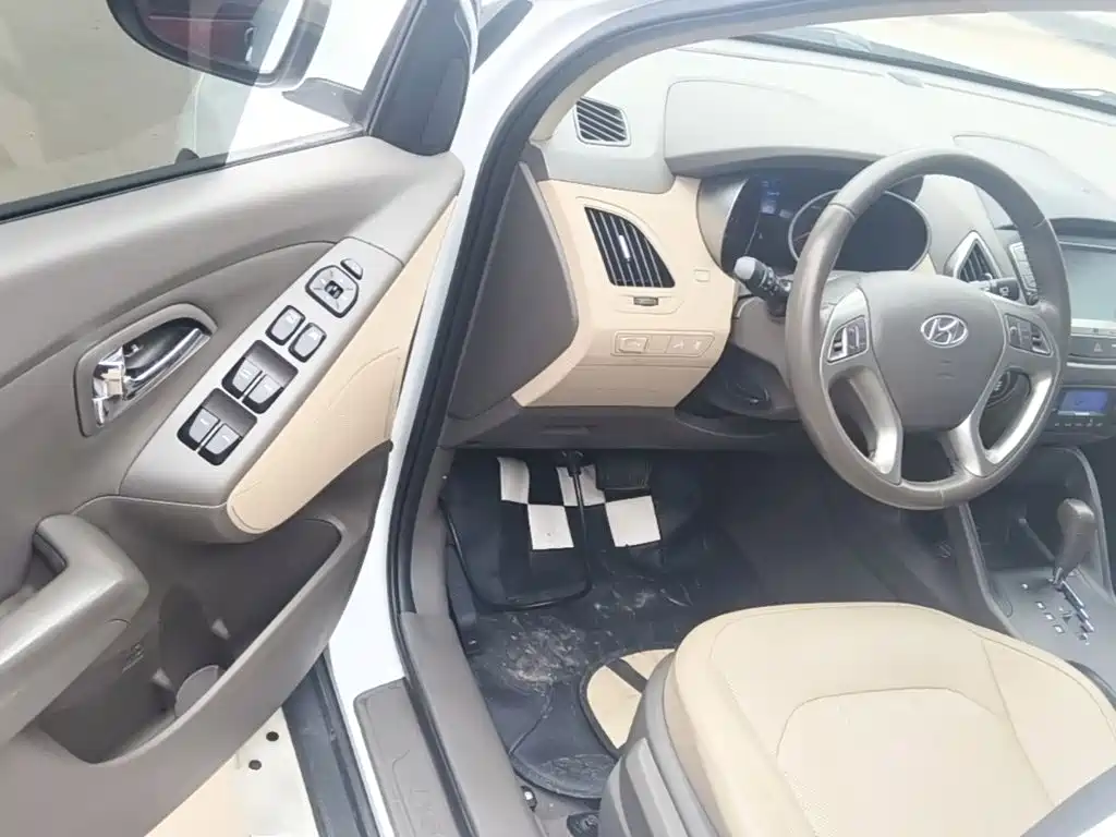 Hyundai ix35 2015 — фото 12