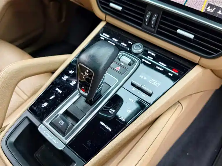 Porsche Cayenne 2021 — фото 15