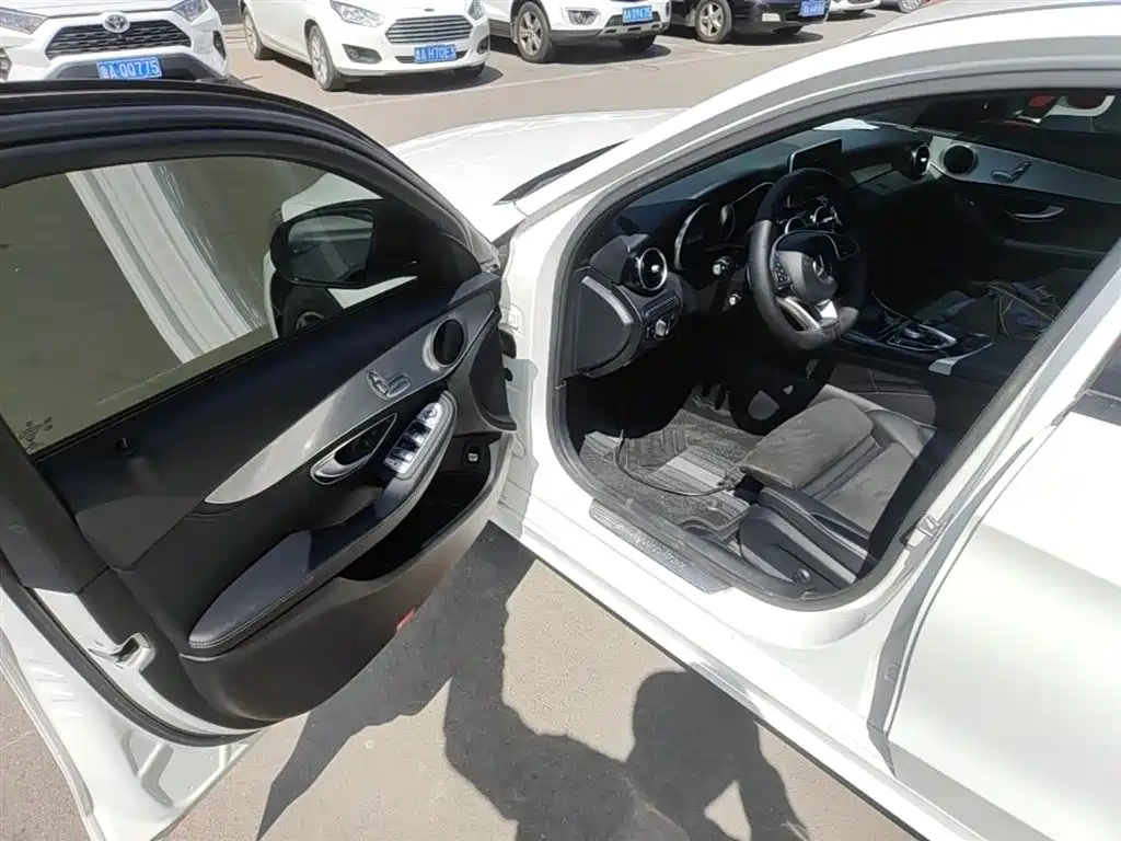 Mercedes-Benz C-Class 2018 — фото 16