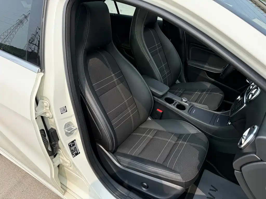 Mercedes-Benz A-Class 2015 — фото 13