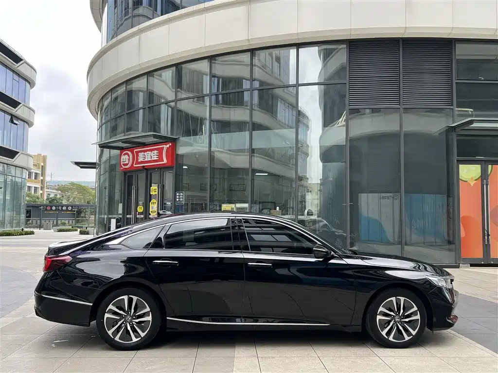 Honda Accord 2022 — фото 19