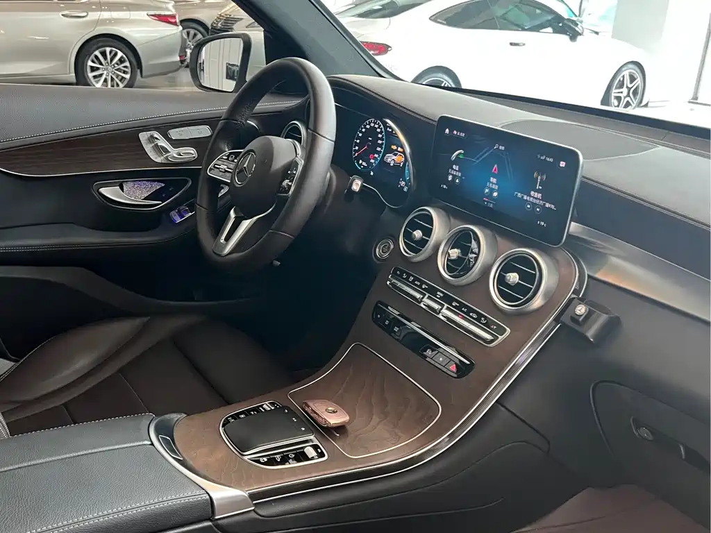 Mercedes-Benz GLC 2022 — фото 14