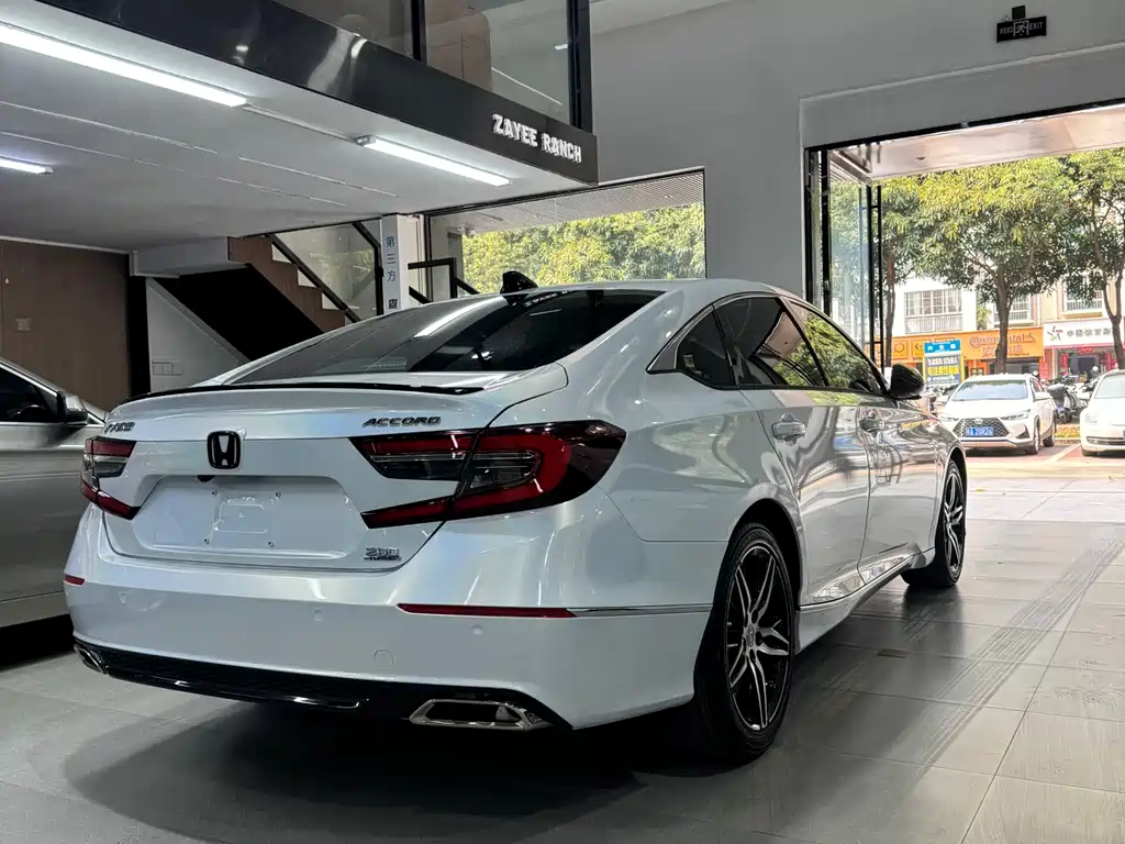Honda Accord 2023 — фото 15