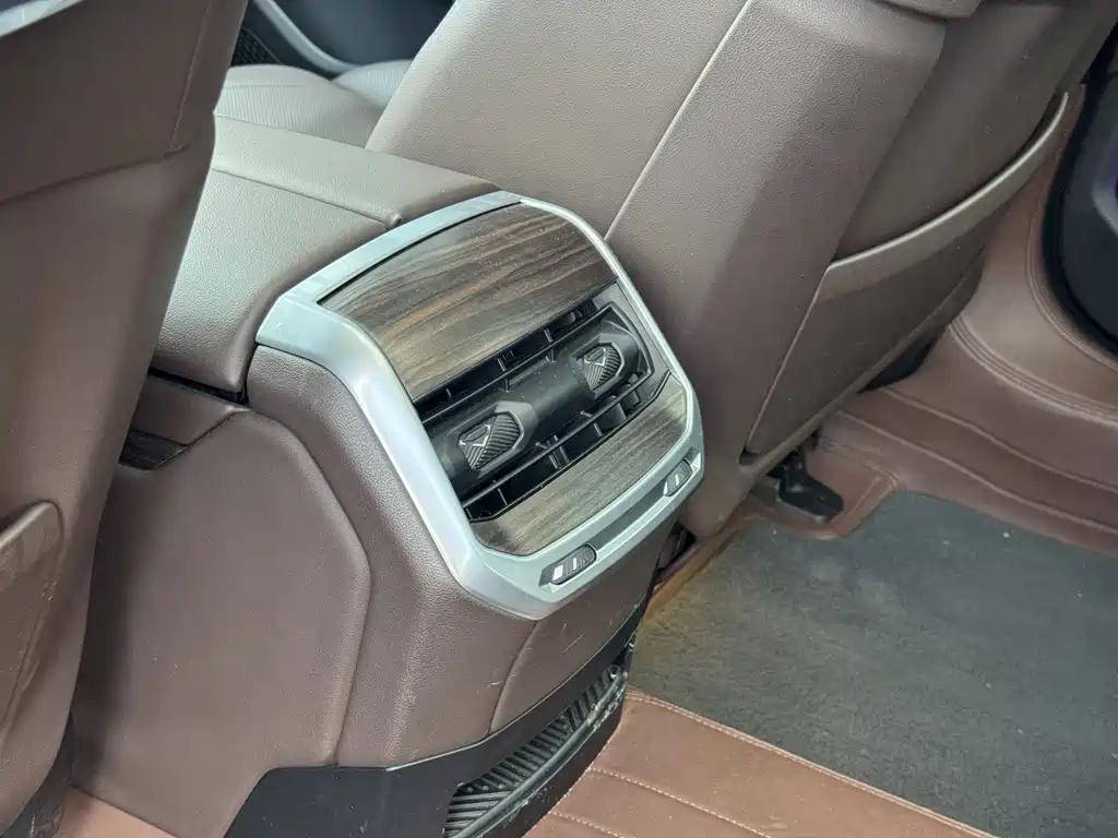 BMW 7 Series 2023 — фото 13