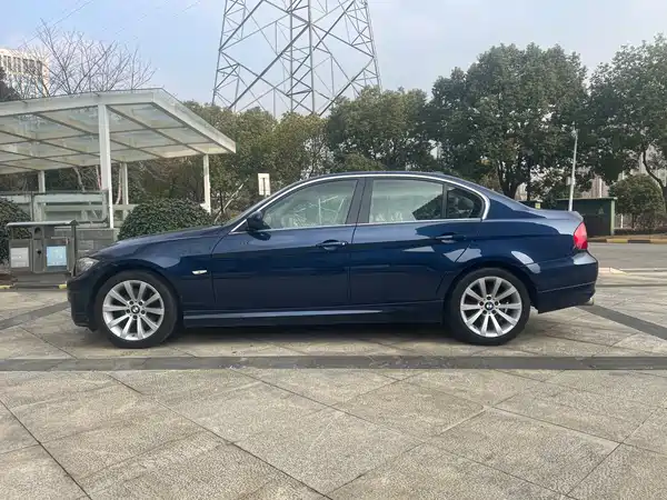 BMW 3 Series 2010
