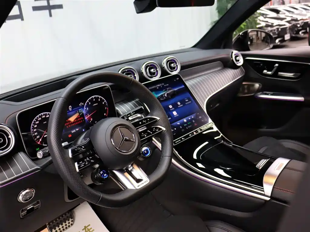 Mercedes-Benz GLC AMG 2025 — фото 7