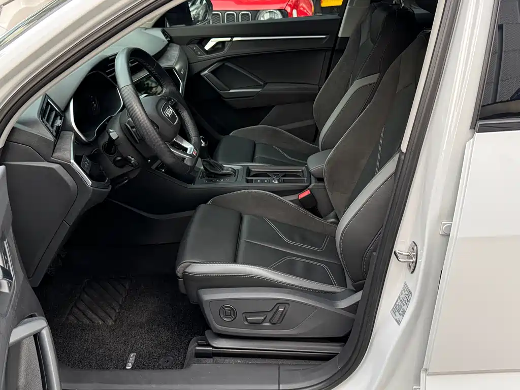 Audi Q3 Sportback 2023 — фото 5