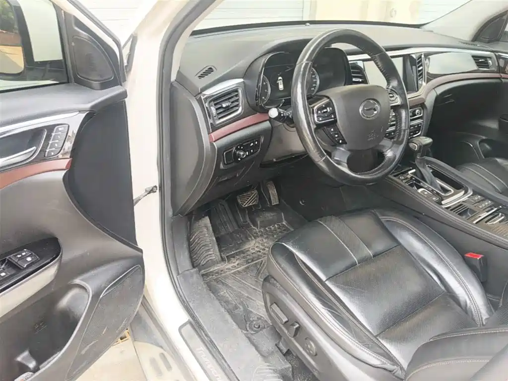 GAC Motor Trumpchi GS8 2018 — фото 16