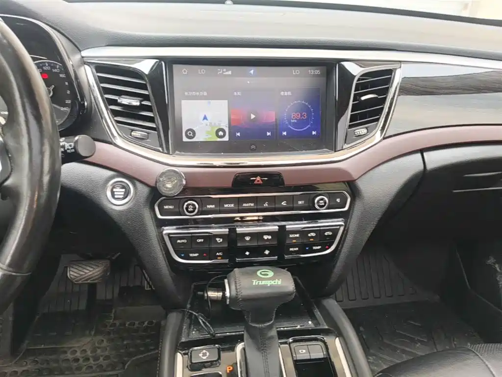 GAC Motor Trumpchi GS8 2018 — фото 13