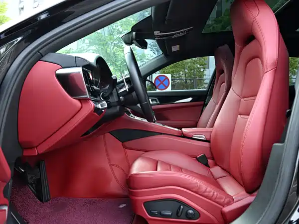 Porsche Panamera 2021