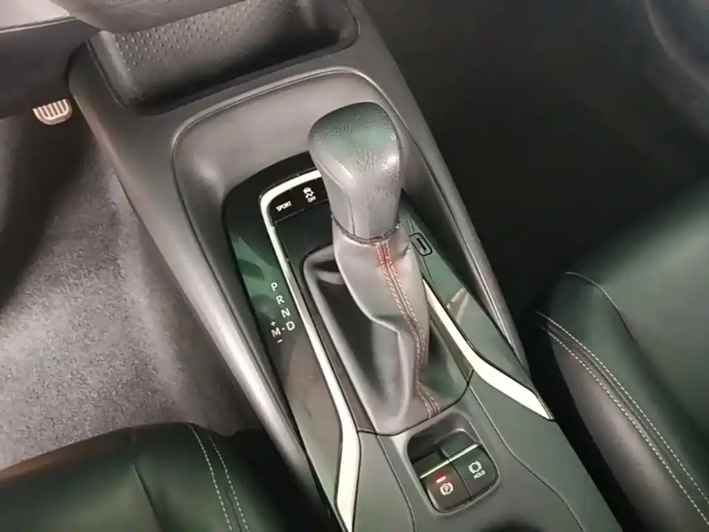 Toyota Corolla 2023 — фото 10