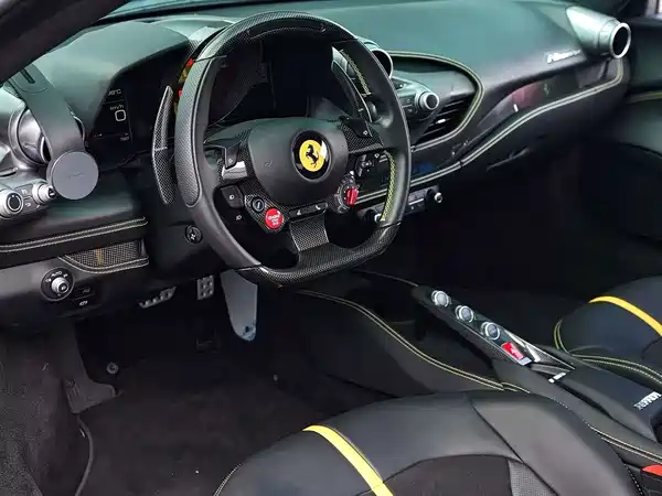 Ferrari F8 2023