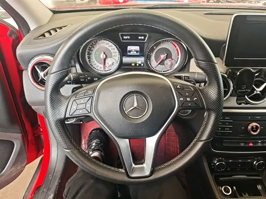 Mercedes-Benz GLA 2016 — фото 11
