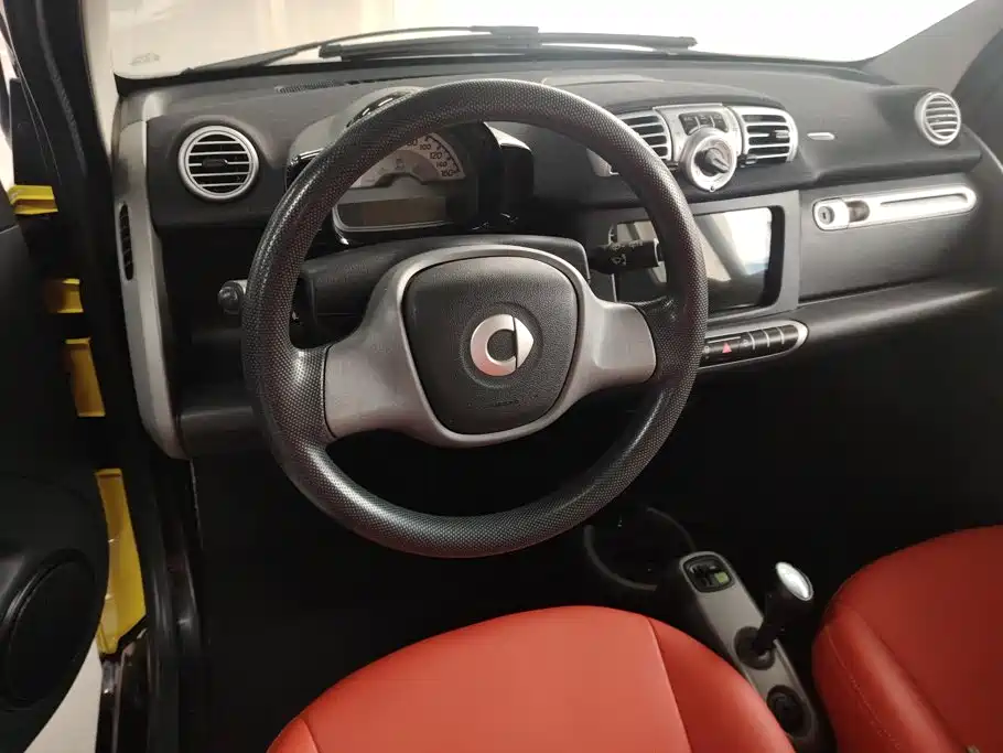 smart fortwo 2013 — фото 12