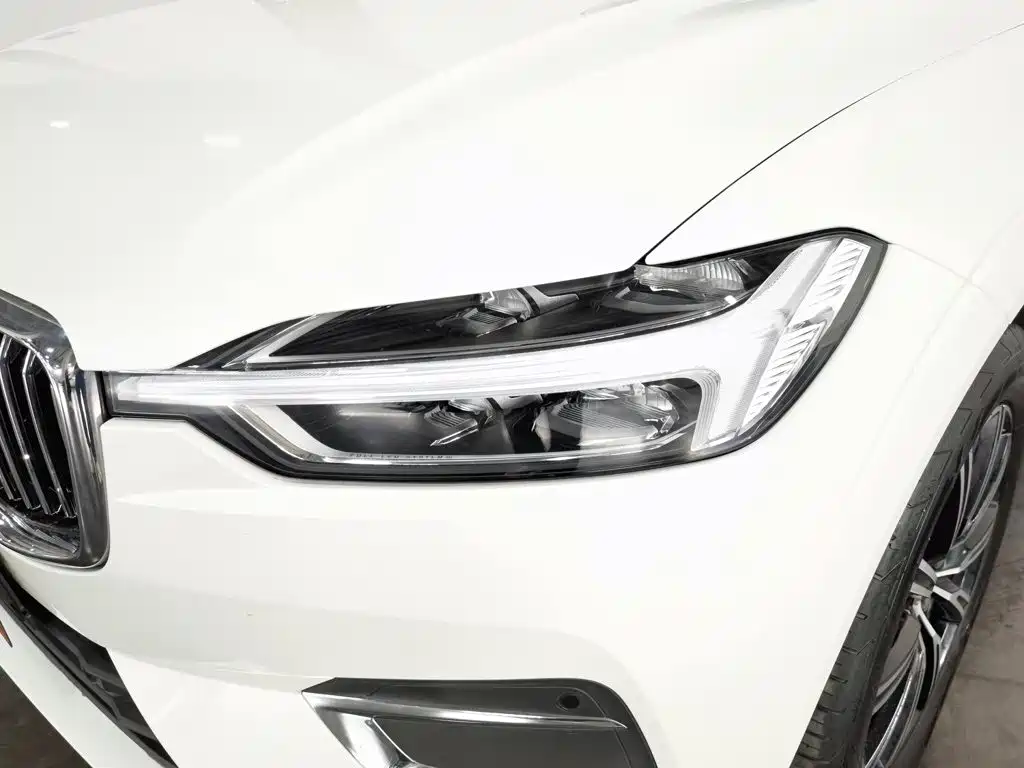 Volvo XC60 2020 — фото 7