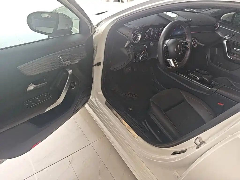 Mercedes-Benz A-Class 2023 — фото 16