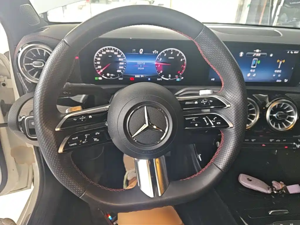 Mercedes-Benz A-Class 2023 — фото 11