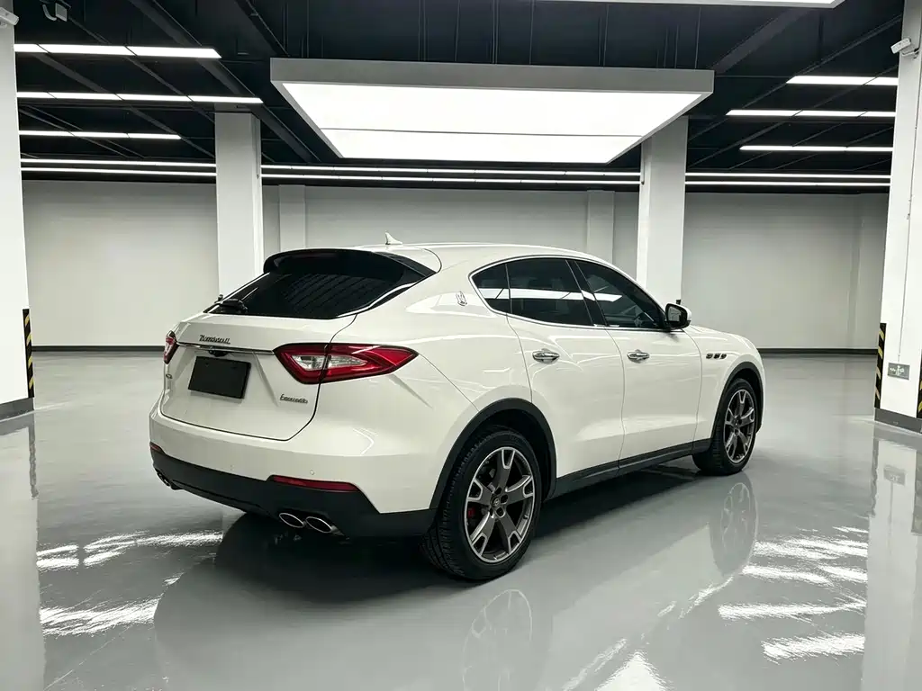 Maserati Levante 2019 — фото 16