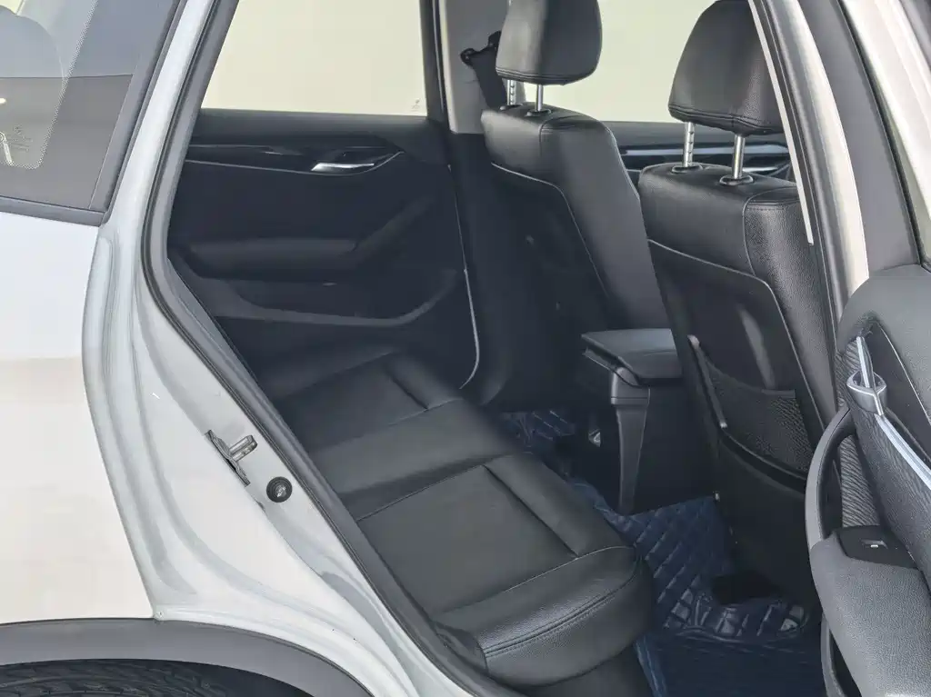 BMW X1 2015 — фото 16
